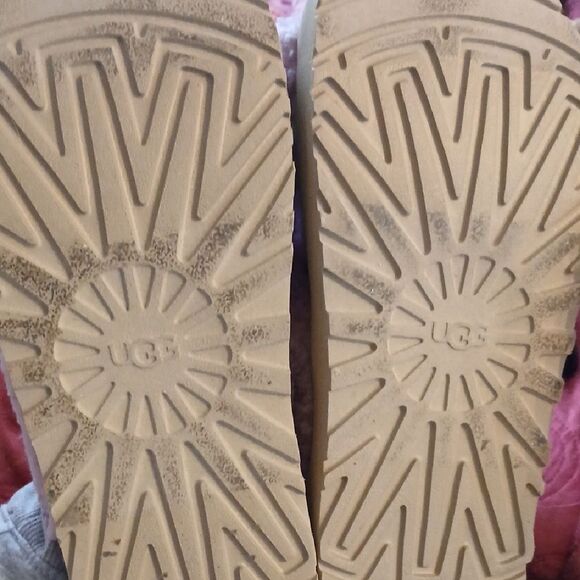 Fluffy Pink Slippers - Picture 6 of 6